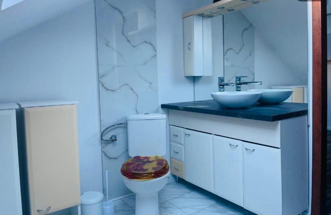 Jokai Apartman Komárno Eksteriør bilde